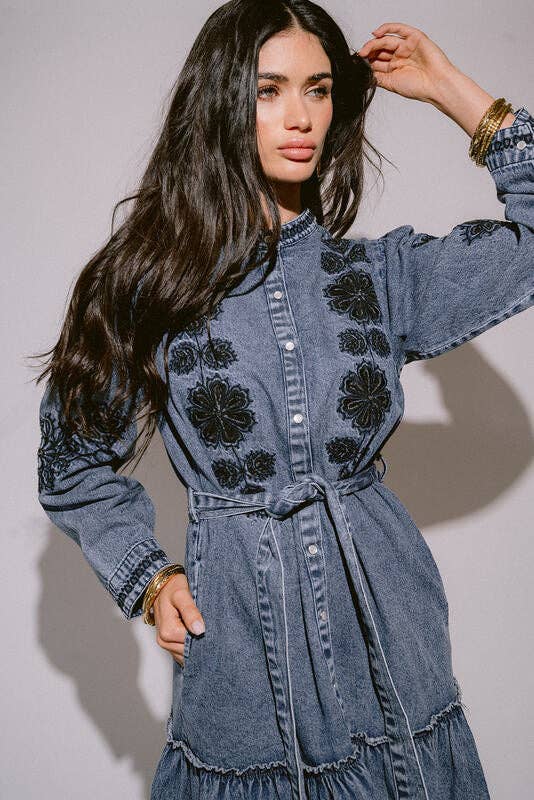 ROBE EN JEAN FLORAL COSMOS