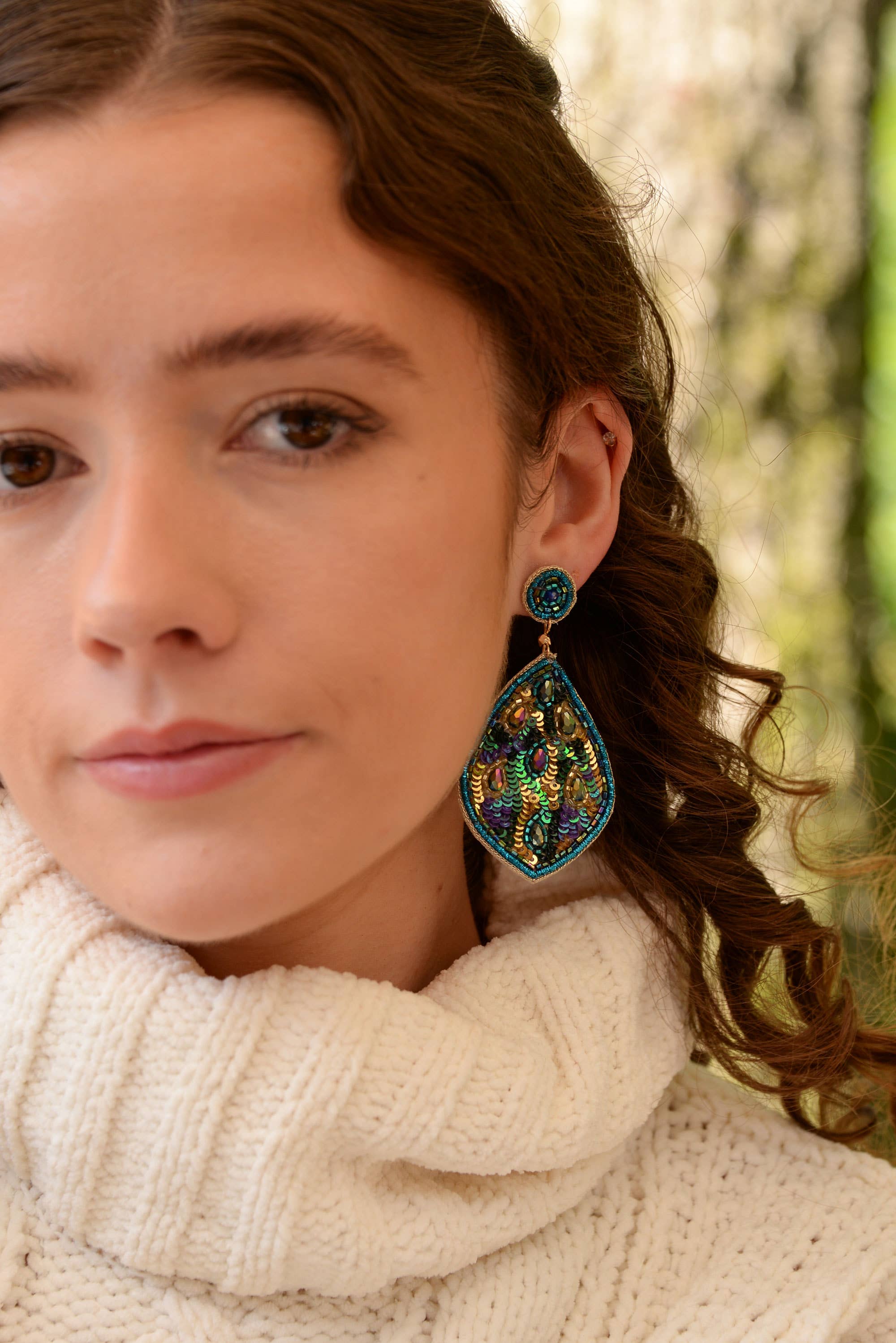 BOUCLES D'OREILLES GOUTTE D'EAU PAON BLEU