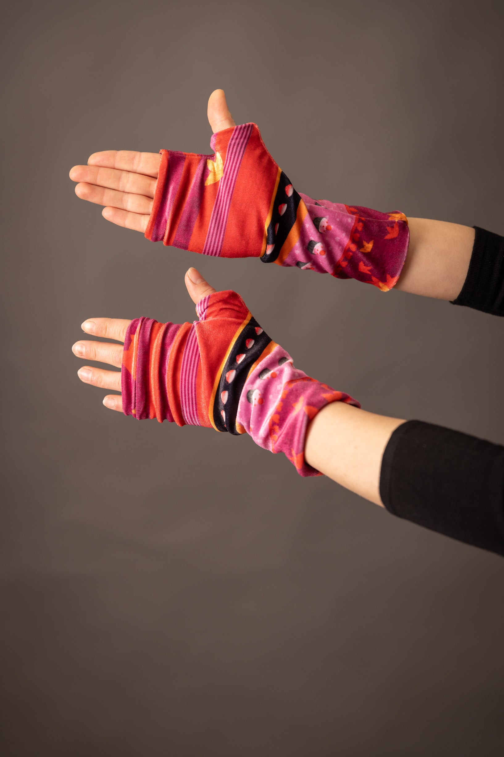 TAOE ALICE Mittens 