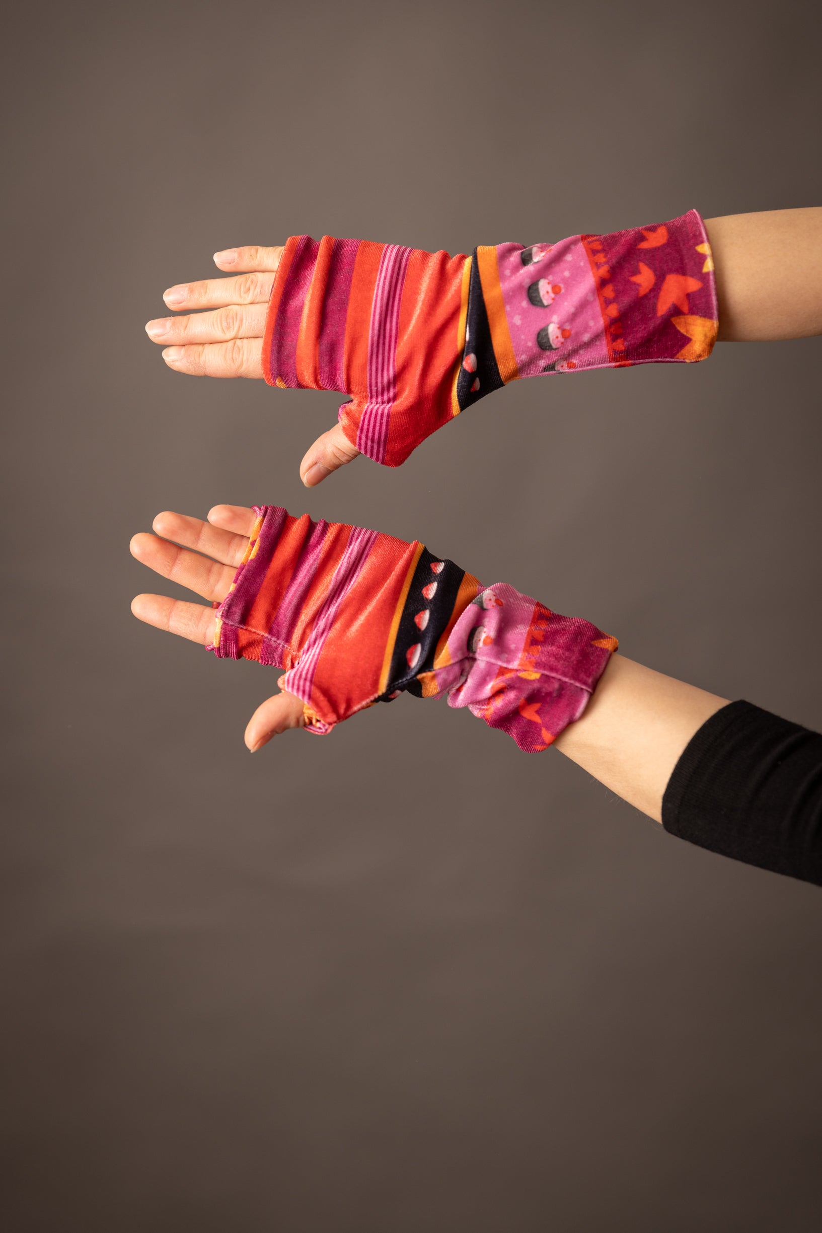TAOE ALICE Mittens 