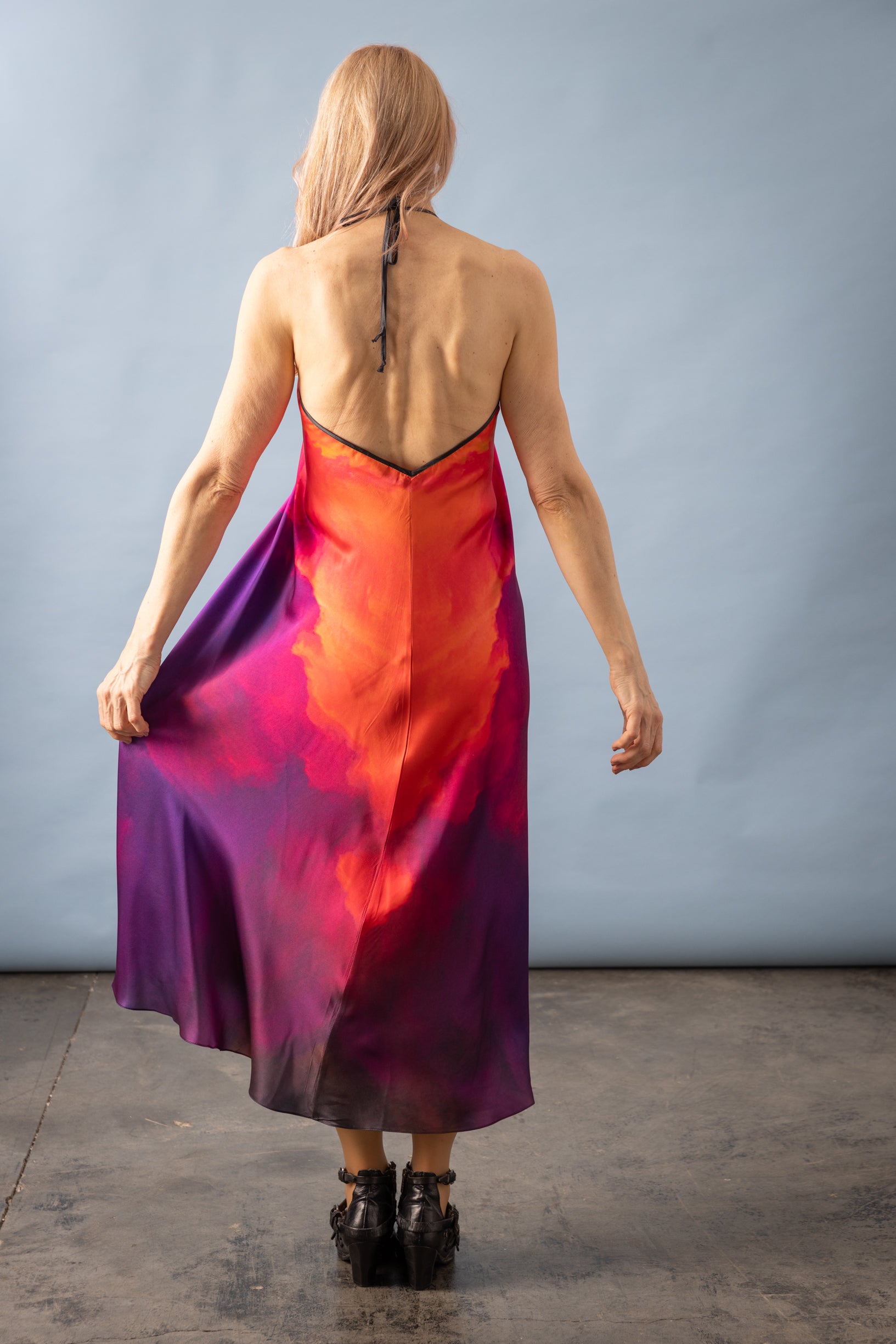 VALENTINE PEINTURE Gradient Backless Silk Dress
