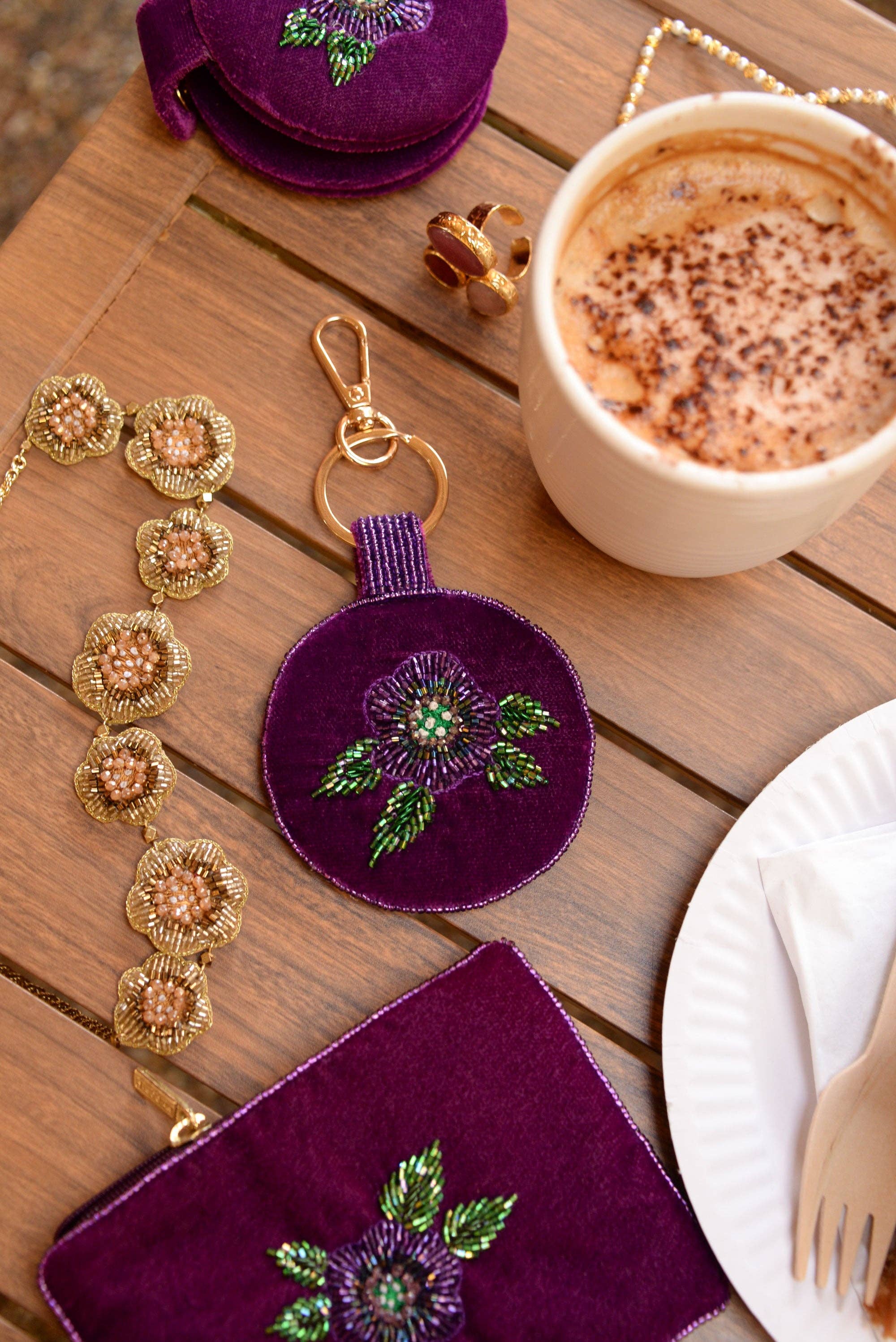 PORTE-CLÉS/BRELOQUE DE SAC FLEUR VIOLETTE RONDE