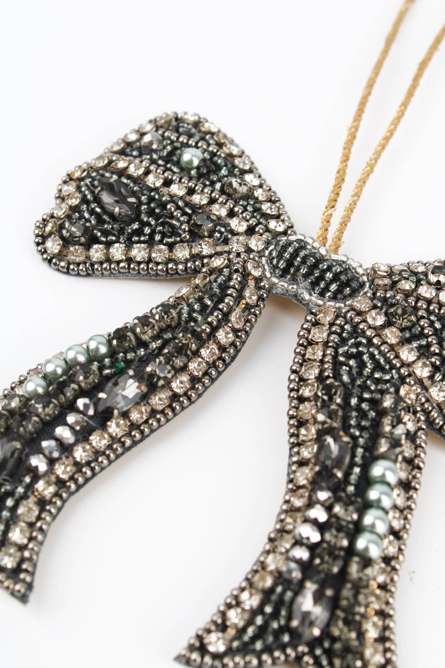 DÉCORATION DE NOËL AVEC NŒUD EN ARGENT