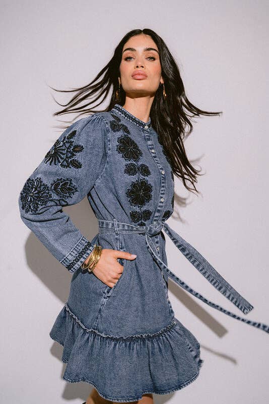 ROBE EN JEAN FLORAL COSMOS